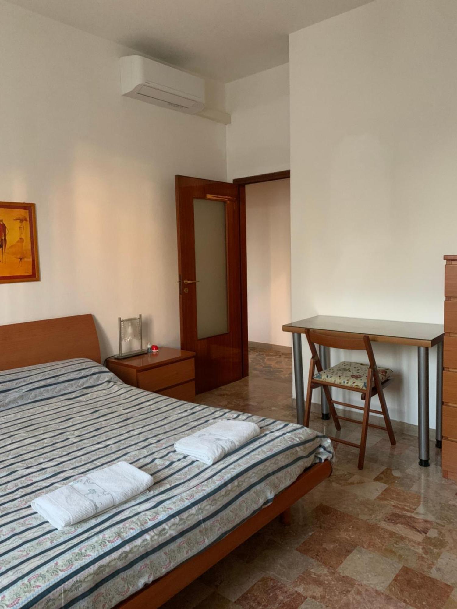Comfortable Apartament 2 Bedroom Suitable 2-5 Pax ボローニャ エクステリア 写真